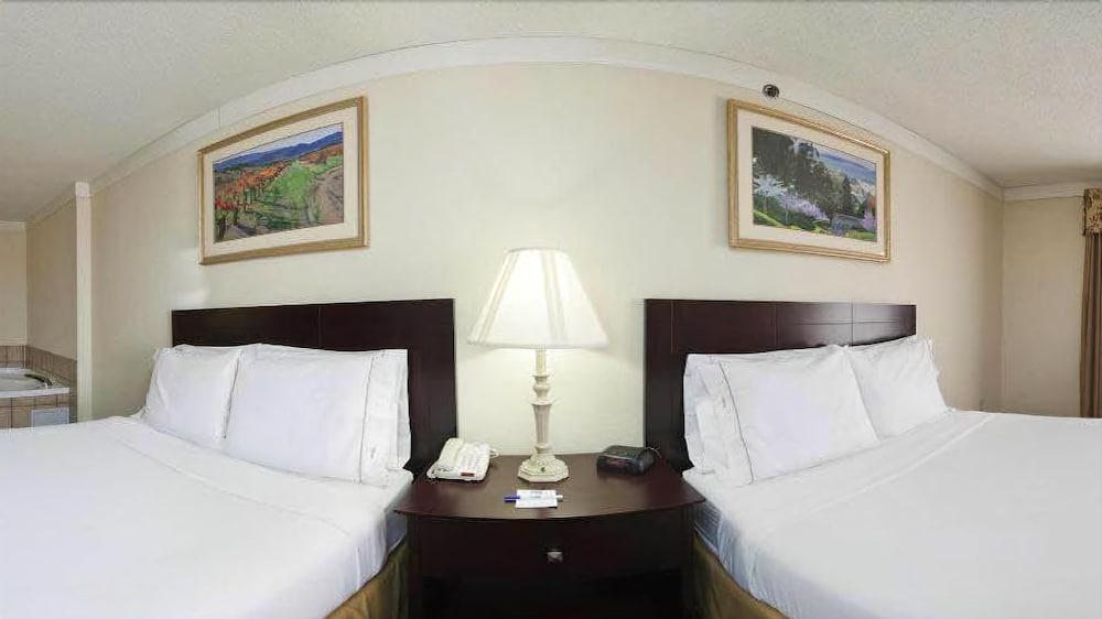 Holiday Inn Express Hotel & Suites Plainview By Ihg Εξωτερικό φωτογραφία