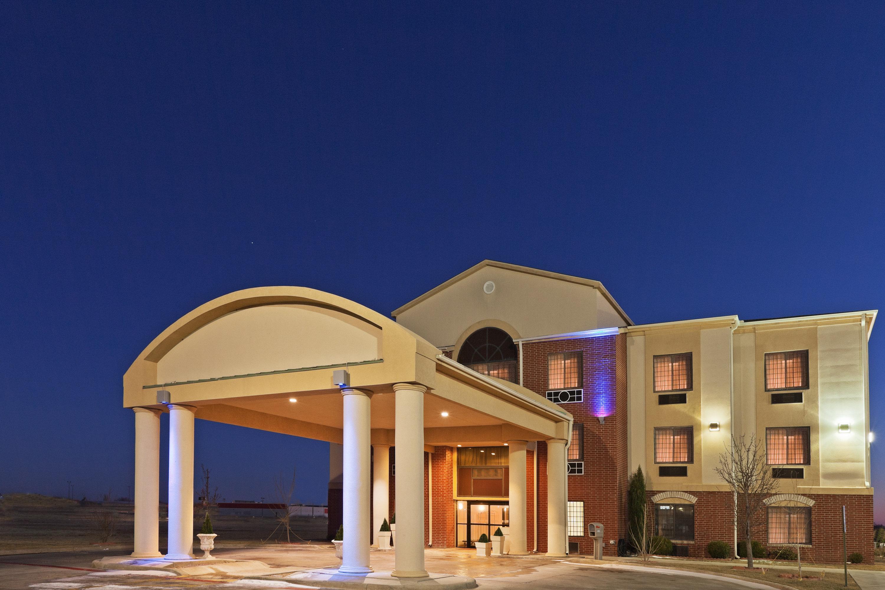 Holiday Inn Express Hotel & Suites Plainview By Ihg Εξωτερικό φωτογραφία